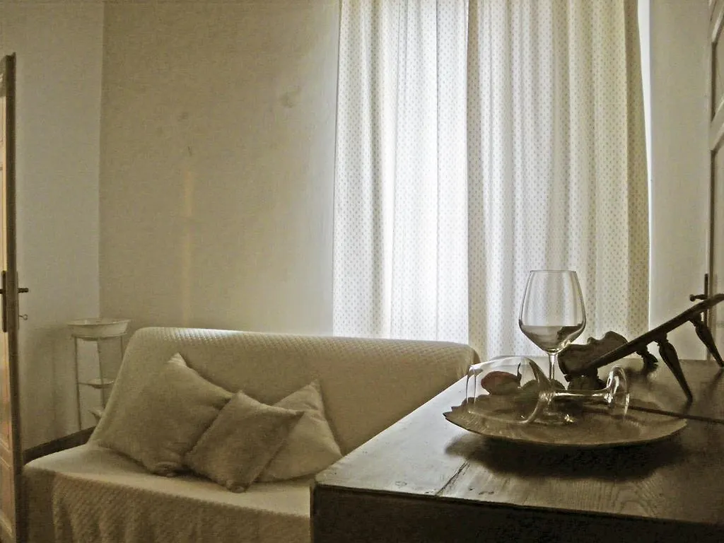 Palazzo Del Borgo Guest House Chianni